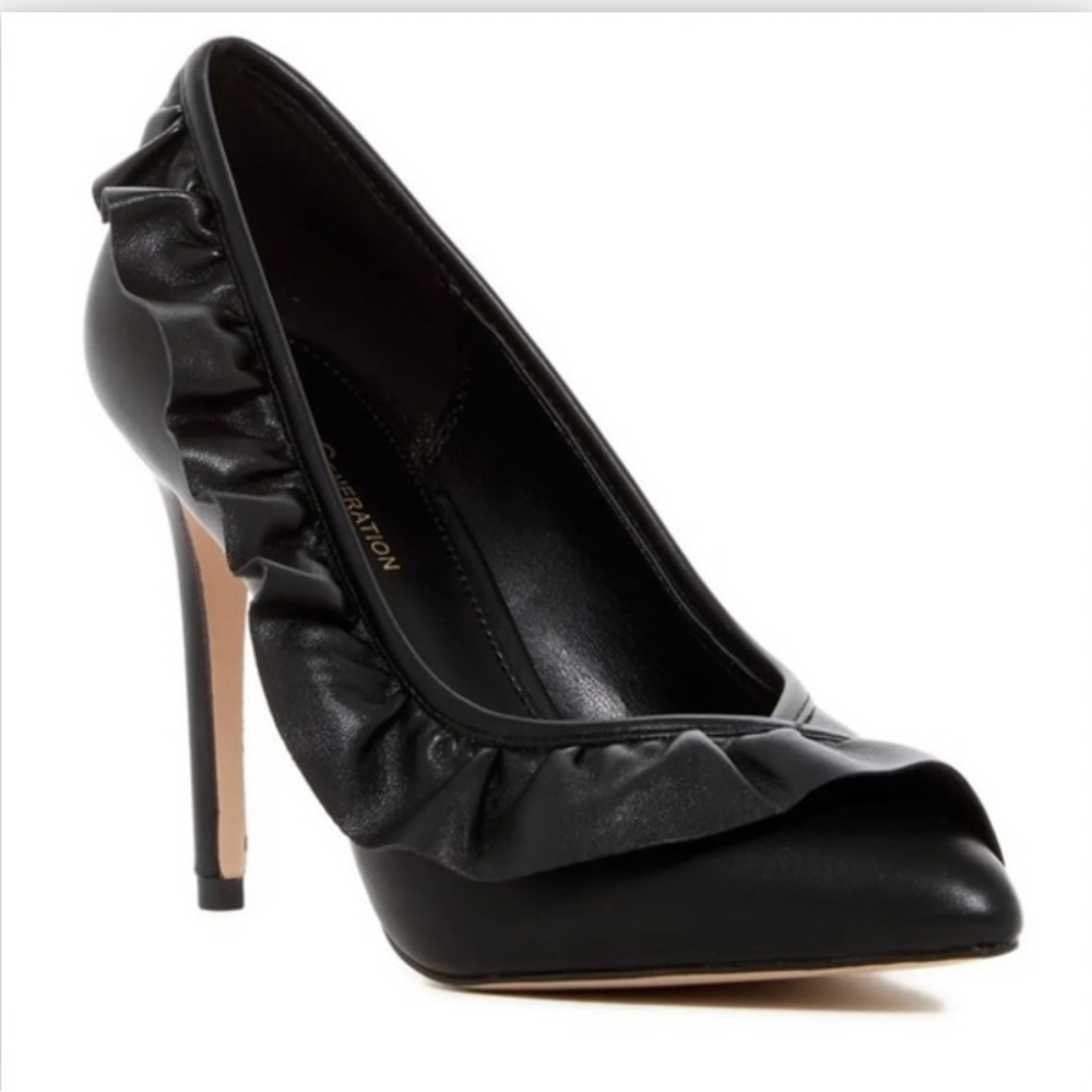 BNWOB SEXY BCBGENERATION Black Hana Ruffle Pointed Toe Pump Sz 8.5B